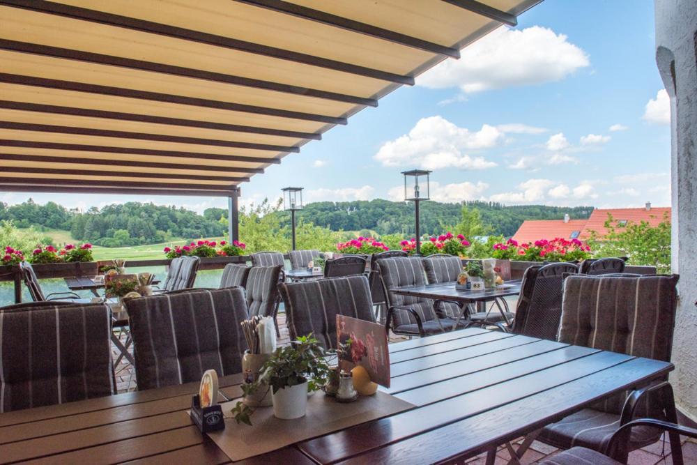 Hotel-Gasthof Huber Эберсберг Экстерьер фото