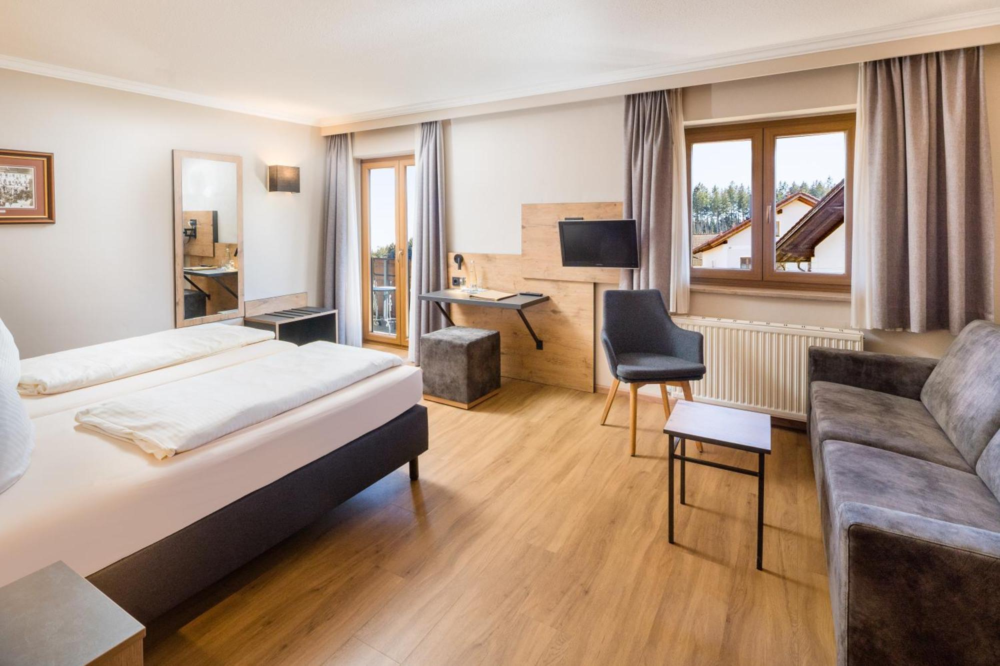 Hotel-Gasthof Huber Эберсберг Экстерьер фото